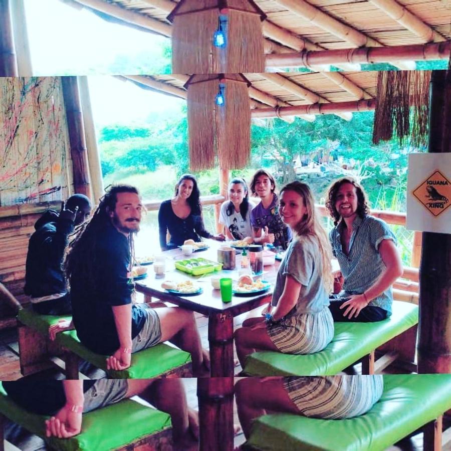 Montañita Iguana Beach House旅舍 外观 照片